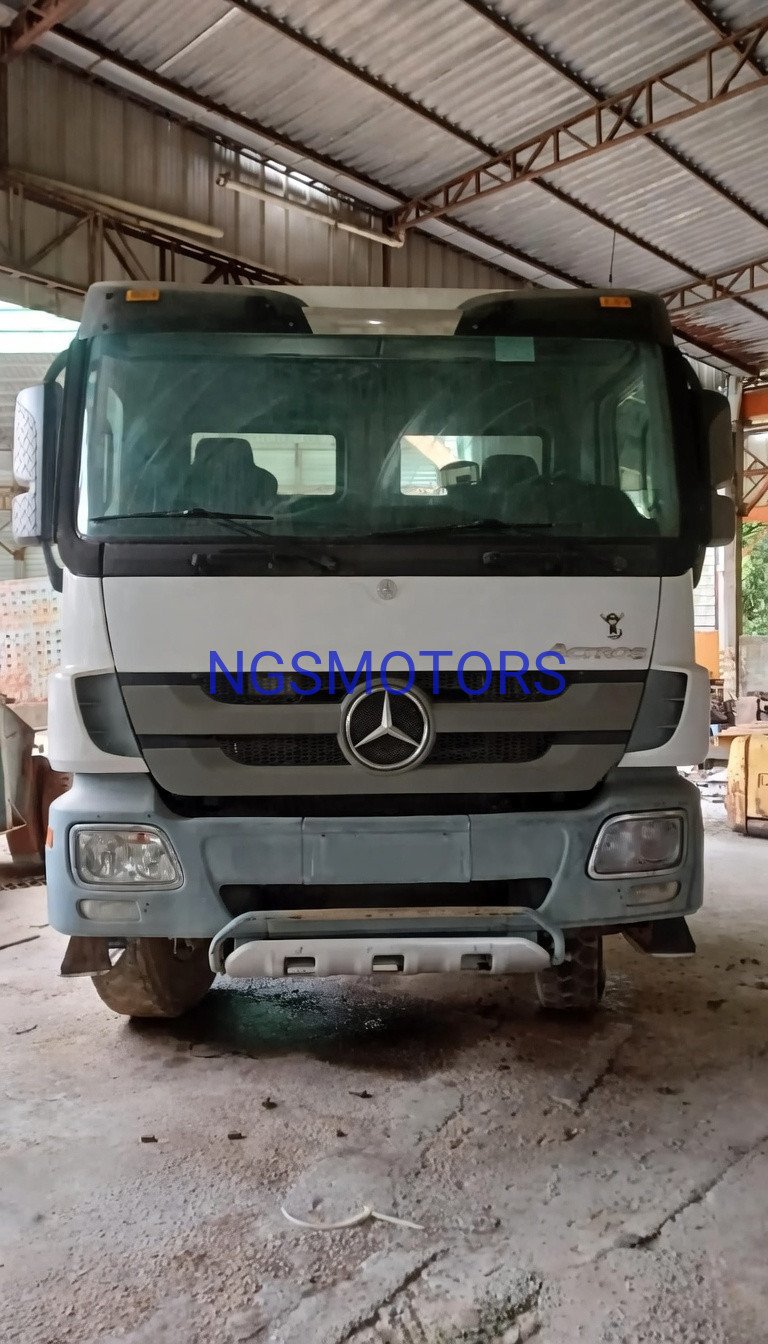 Mercedes-Benz Actros 4844 – Camion Benne 8x4 Haute Résistance - Image 3